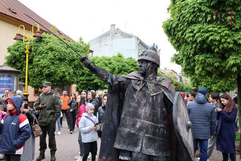 Люди Прикарпаття: як Івано-Франківськ відзначив 361-шу річницю (ФОТО) 42 IMG 0023 resize scaled