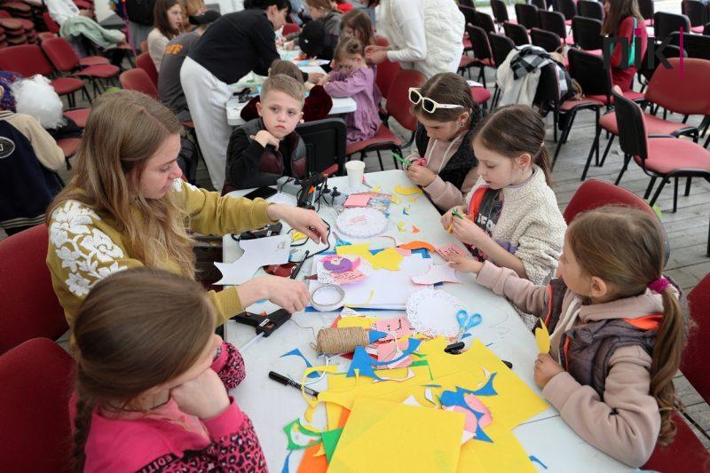 Люди Прикарпаття: на "Родинному святі" у Палаці Потоцьких (ФОТО) 4 IMG 3965 resize scaled