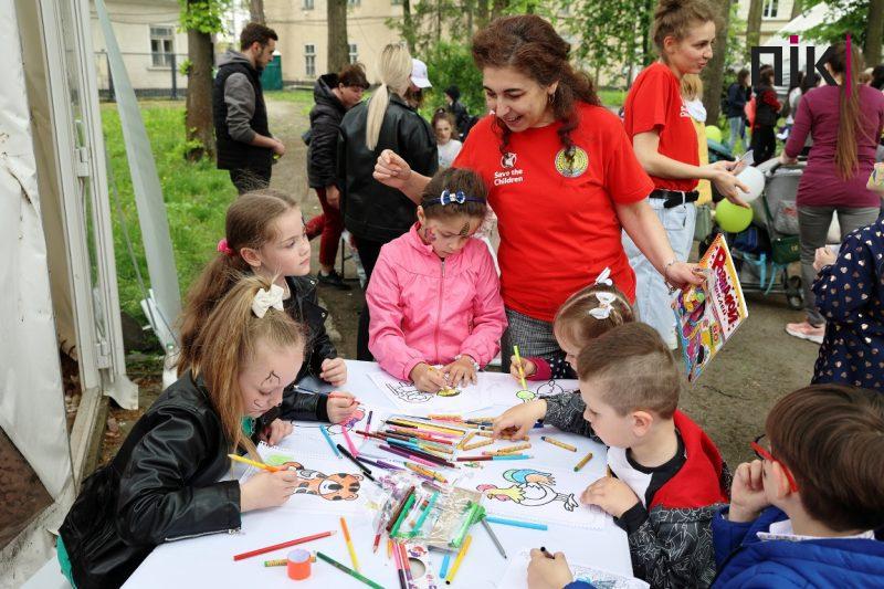 Люди Прикарпаття: на "Родинному святі" у Палаці Потоцьких (ФОТО) 10 IMG 4014 resize scaled