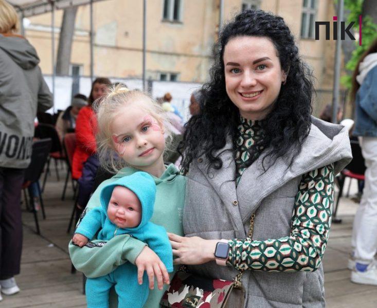 Люди Прикарпаття: на "Родинному святі" у Палаці Потоцьких (ФОТО) 14 IMG 4108 resize 1 scaled