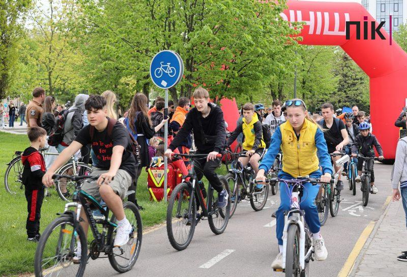 Люди Прикарпаття: велопробіг до Дня міста в Івано-Франківську (ФОТО) 6 IMG 7124 resize scaled