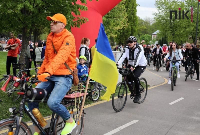 Люди Прикарпаття: велопробіг до Дня міста в Івано-Франківську (ФОТО) 14 IMG 7393 resize scaled