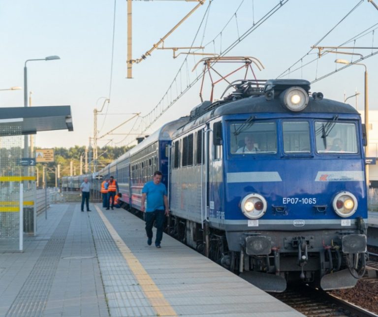 Укрзалізниця на два дні призначає додаткові рейси між Києвом, Львовом та Франківськом 8 Укрзалізниця на два дні призначає додаткові рейси між Києвом, Львовом та Франківськом