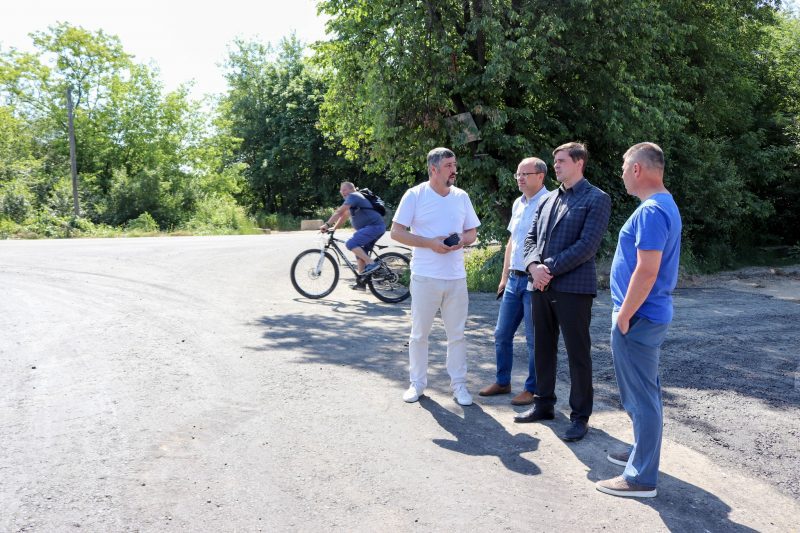 У Калуші за два тижні відремонтували три відтинки проїжджої частини дороги (ФОТО)