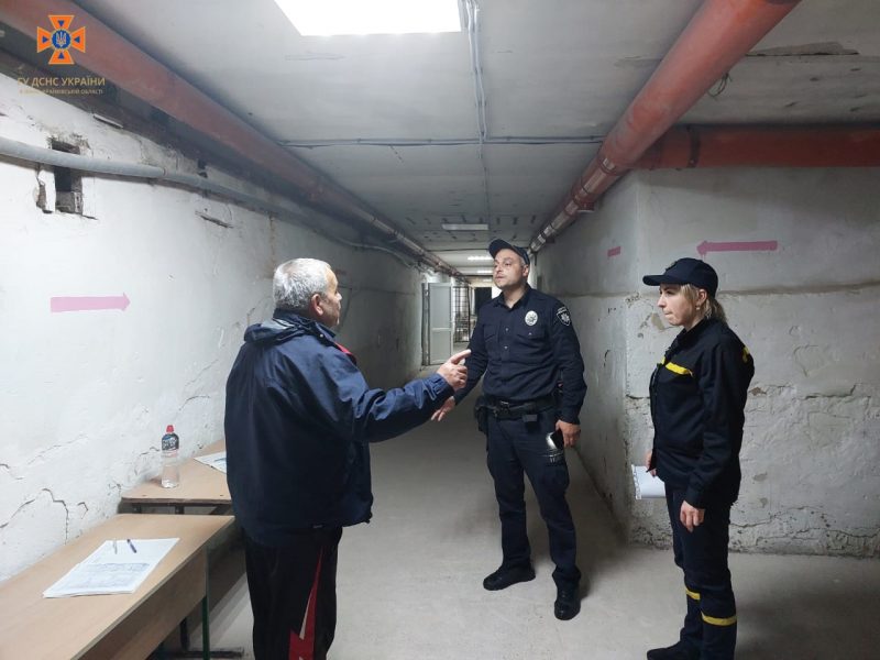 Через трагедію у Києві на Франківщині рятувальники перевіряють укриття (ФОТО)