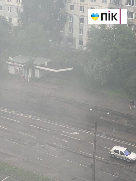 У Франківську під час руху загорівся автомобіль: перші фото та подробиці 5 353795404 203833022626413 3453524872772643617 n scaled