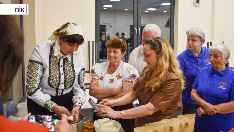 Майстриня з Косівщини провела майстер-клас з виготовлення сирного коника у Польщі (ФОТО)