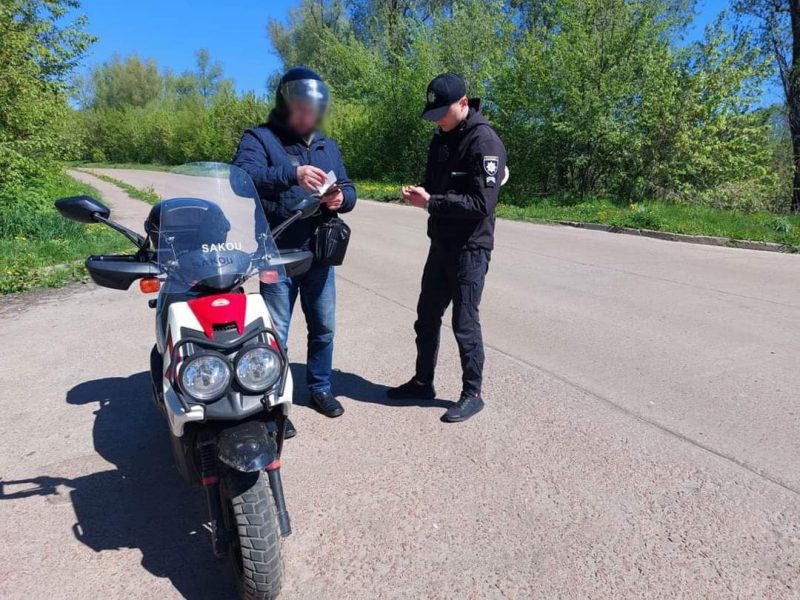 Жителі Печеніжина поскаржилися на водіїв мотоциклів: чи відреагувала поліція