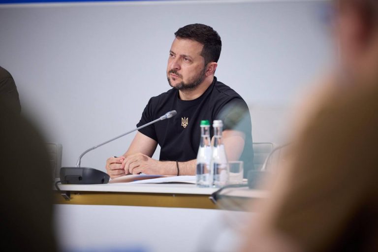 Не українське: Зеленський сказав, яке місто готовий обміняти на вступ до НАТО