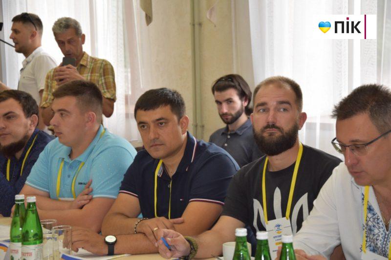 У Калуші радилися щодо покращення умов для переселенців, щоб вони не поверталися на окуповані території (ФОТО) 5 IMG 20230816 233343 700 scaled