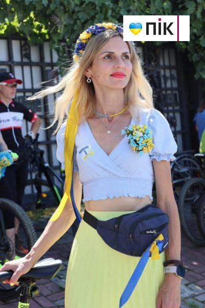 У синьо-жовтих тонах: у Франківську провели жіночий велопарад (ФОТО) 17 У синьо-жовтих тонах: у Франківську провели жіночий велопарад (ФОТО)