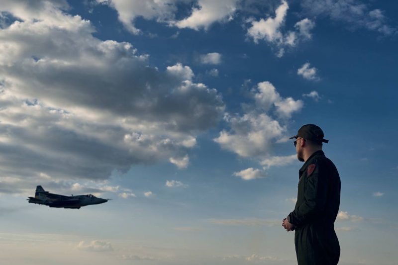 Пишаємося нашими героями неба: Зеленський привітав українських авіаторів зі святом