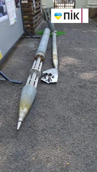 "Наш дім – Україна": у Франківську відкрилася виставка розмальованих військових трофеїв (ФОТО) 16 photo 2023 08 18 17 23 20 2 scaled