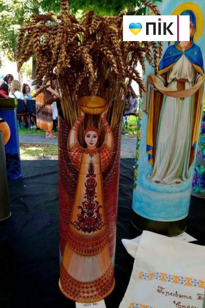 "Наш дім – Україна": у Франківську відкрилася виставка розмальованих військових трофеїв (ФОТО) 9 photo 2023 08 18 17 23 20 4 scaled