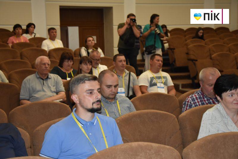 У Калуші радилися щодо покращення умов для переселенців, щоб вони не поверталися на окуповані території (ФОТО) 17 received 1009731906888606 scaled