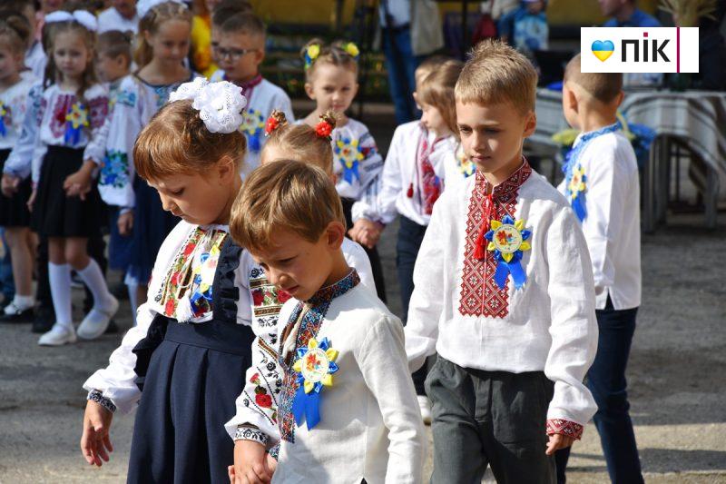 День знань: у Франківських школах пролунав перший дзвоник (ФОТОРЕПОРТАЖ) 15 DSC 0087 scaled