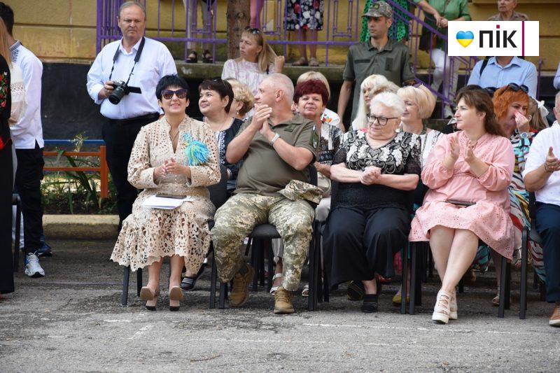 День знань: у Франківських школах пролунав перший дзвоник (ФОТОРЕПОРТАЖ) 22 DSC 0101 scaled