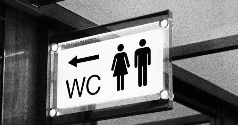 Чому туалет позначають як WC та звідки узявся цей термін