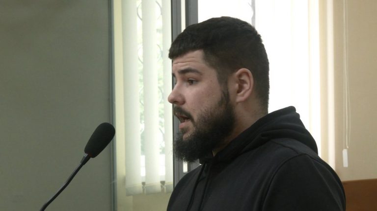 Псевдоволонтера з Калуша мобілізували до війська: суд зупинив провадження у справі