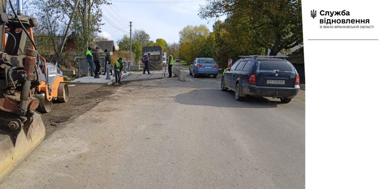 На автодорозі "Тязів-Старі Кути" дорожники асфальтують міст: поки лише праву частину