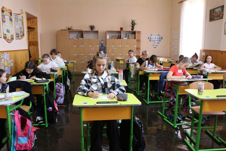 Стало відомо, коли у школах Коломиї розпочнуться осінні канікули 4 391684577 887539470042434 4291469547023897729 n