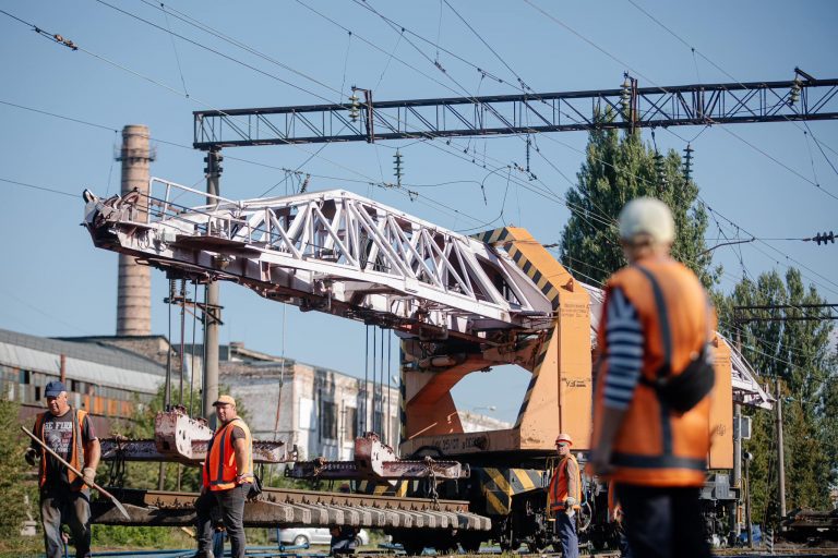 Укрзалізниця змінює маршрут курсування низки поїздів, які прямують на Прикарпаття 12 393398474 650218013903979 5985344389632252634 n