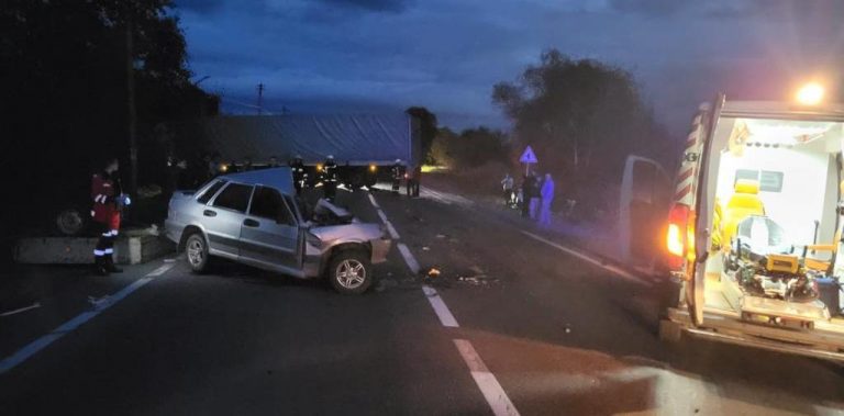 На Львівщині вантажівка зіткнулася з легковиком: 18-річний водій загинув на місці (ФОТО) 12 393765143 719715226866918 7122806918347958084 n