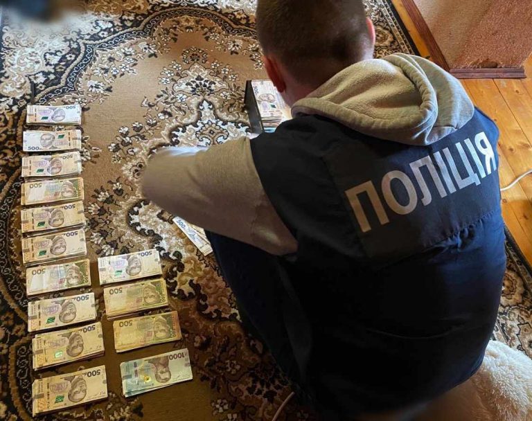 Виманювали кошти через соцмережі: трьом уродженцям Донеччини оголосили про підозру 9 394664488 322739573797190 5584204272514447914 n