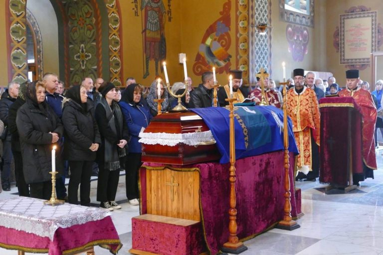 На Калущині провели в останню путь полеглого військового Андрія Кавінського (ФОТО) 9 395425933 719055086923197 7518859725035453769 n