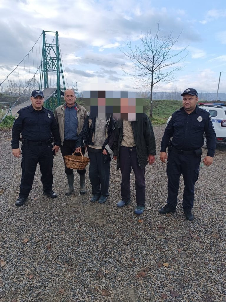 На Коломийщині цілу ніч шукали двох місцевих жителів, які заблукали у лісі (ФОТО) 4 395764904 300989506112635 1910666473294351986 n