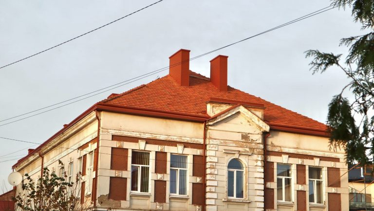 У Коломийському ліцеї оновили дах (ФОТО) 13 398076685 899101072219607 2623786206442165237 n