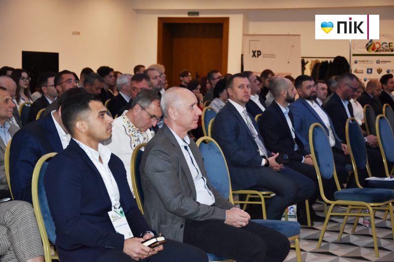 «Україна має стати флагманом розвитку нових джерел енергії»: на Прикарпатті відбувся Міжнародний нафтогазовий форум (ФОТОрепортаж) 5 DSC 0039 scaled