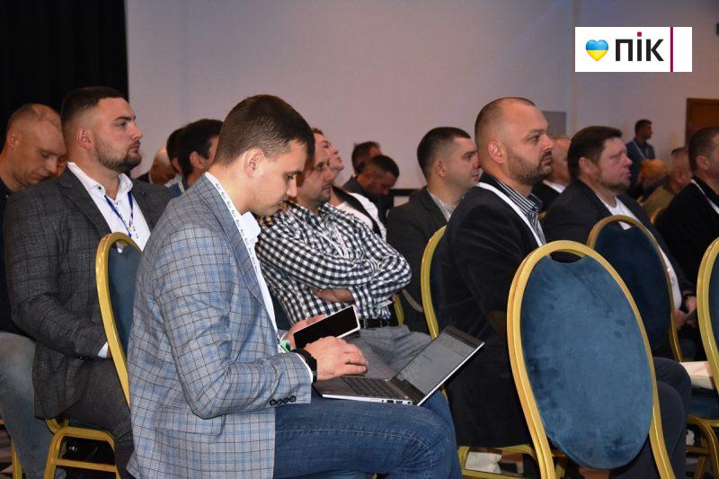 «Україна має стати флагманом розвитку нових джерел енергії»: на Прикарпатті відбувся Міжнародний нафтогазовий форум (ФОТОрепортаж) 8 DSC 0044 scaled