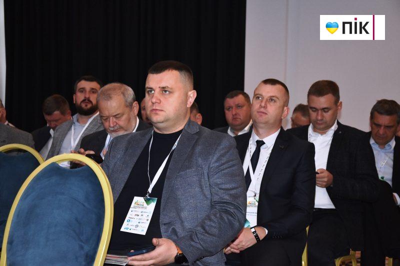 «Україна має стати флагманом розвитку нових джерел енергії»: на Прикарпатті відбувся Міжнародний нафтогазовий форум (ФОТОрепортаж) 25 DSC 0103 scaled