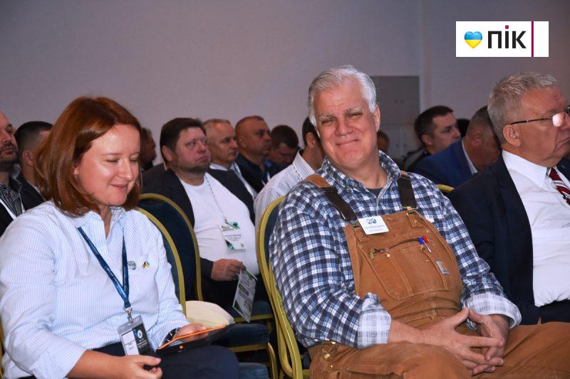 «Україна має стати флагманом розвитку нових джерел енергії»: на Прикарпатті відбувся Міжнародний нафтогазовий форум (ФОТОрепортаж) 27 DSC 0109 1 scaled