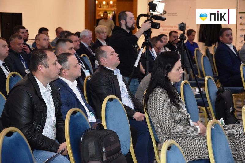 «Україна має стати флагманом розвитку нових джерел енергії»: на Прикарпатті відбувся Міжнародний нафтогазовий форум (ФОТОрепортаж) 44 DSC 0205 scaled