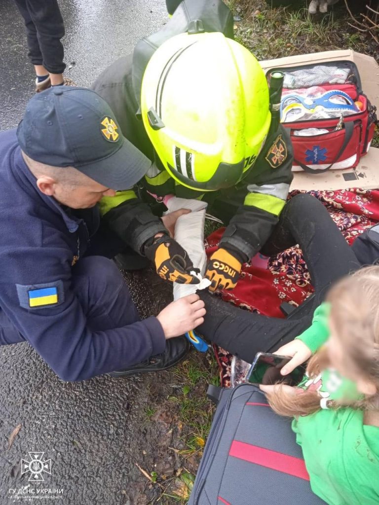На Франківщині у ДТП травмувалися сім людей, серед них - п'ятеро дітей (ФОТО) 10 IMG 20231026 115823 409