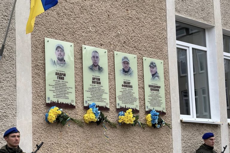 В Івано-Франківську вшанували памʼять чотирьох воїнів (ФОТО) 9 IMG 8912