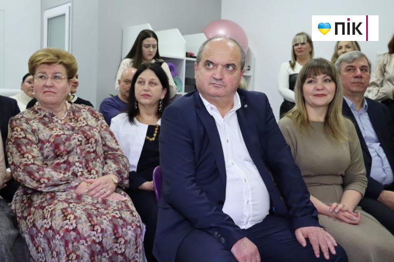 "Цей заклад стане перлиною західного регіону", - українські медики про обласний пологовий у Франківську (ФОТО) 1 d08a194a e45f 49f6 b251 8ba39617e98c