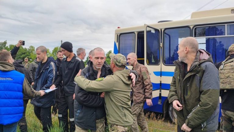 Динаміка обмінів сповільнилася: скільки українців повернули з російського полону з початку повномасштабно війни