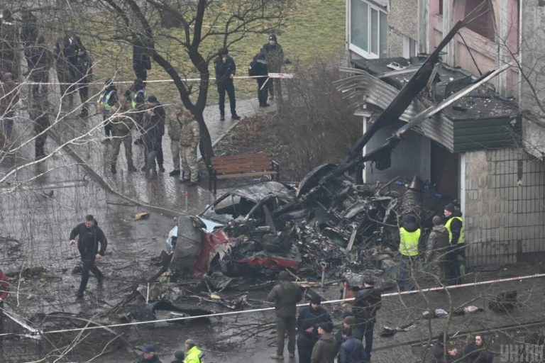 Вертоліт не мав дозвільних документів: ДБР завершило розслідування авіатрощі у Броварах 2 Вертоліт не мав дозвільних документів: ДБР завершило розслідування авіатрощі у Броварах
