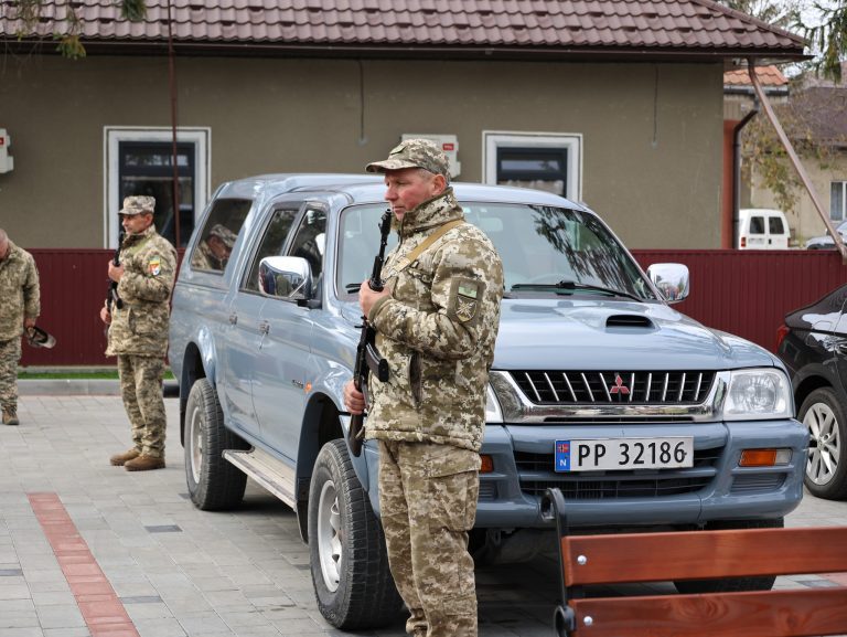 У Городенці працівники міськради, медики та освітяни за одноденний заробіток придбали авто для ЗСУ (ФОТО) 7 397488528 849034670558685 952748396870344253 n