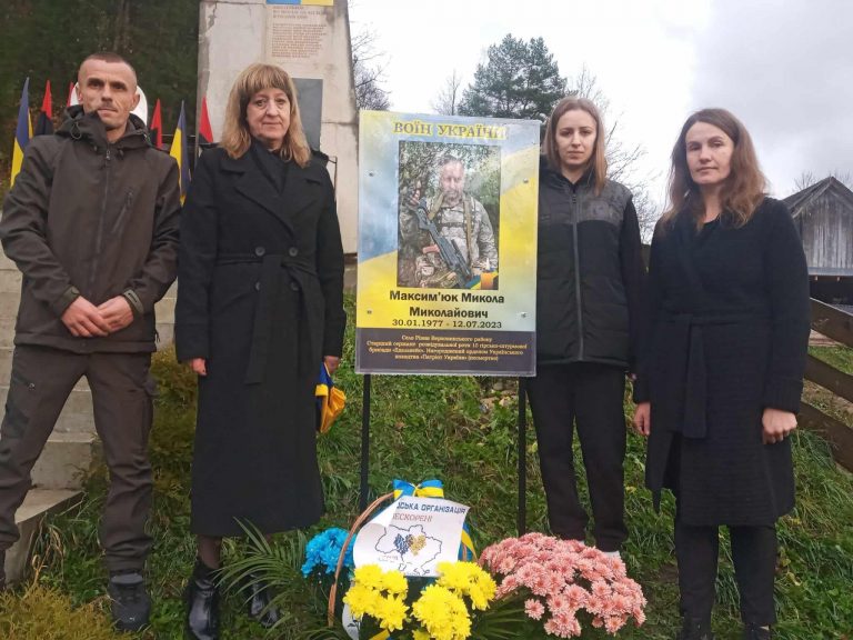У селі на Верховинщині відкрили Алею слави на честь полеглих військових (ФОТО) 4 399654440 674487844818477 7153807283978184139 n