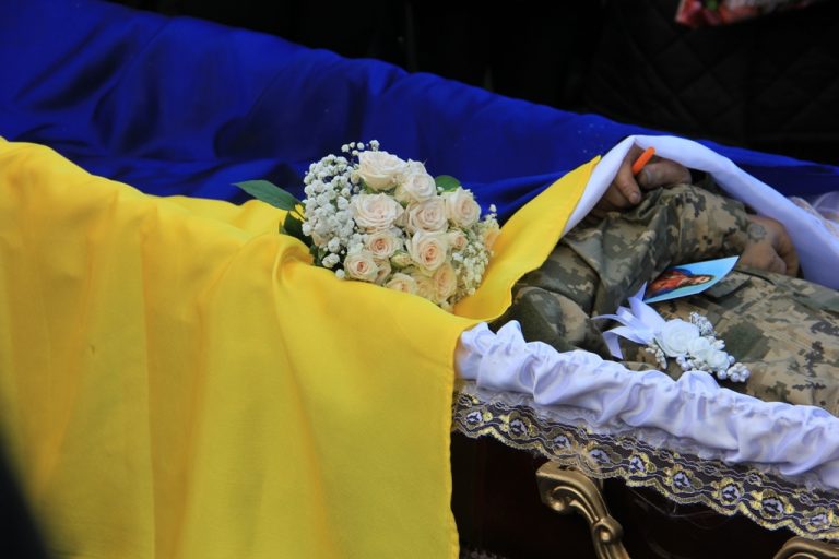 Зібралися рідні, побратими та односельці: на Болехівщині попрощалися із Дмитром Ляушем (ФОТО) 3 402649018 649338397375291 2908546217905815354 n