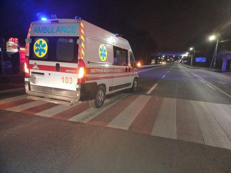 На Львівщині "швидка" наїхала на двох пішоходів: постраждала також пацієнтка 11 405067730 739950498176724 5292457016509277323 n