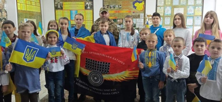 Благодійний ярмарок: калуські ліцеїсти зібрали понад 34 тисячі гривень для військомих (ФОТО) 8 405780466 737563728405666 1485887714760410835 n
