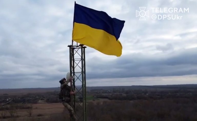 Прикордонники підняли український прапор у ПП "Бударки" на кордоні з рф 9 406074611 757109739772268 1834896680128247852 n