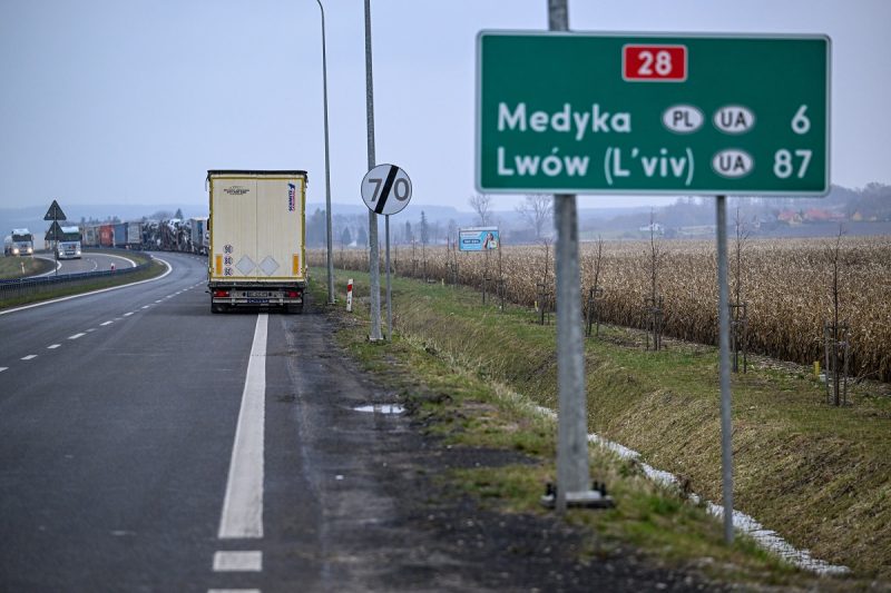 Польські страйкарі планують цілодобово блокувати рух вантажівок на одному з пунктів пропуску