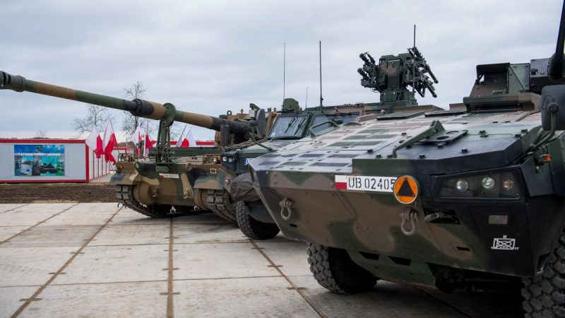 Ситуація ще не була настільки напруженою: Польща розгорнула танковий батальйон на білоруському кордоні
