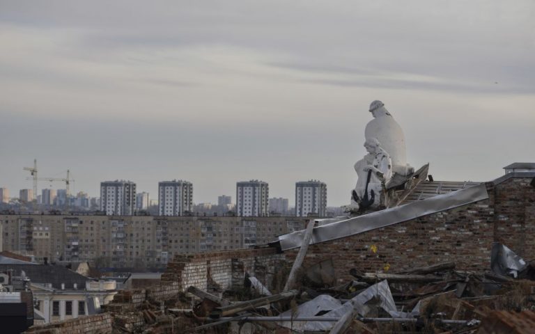 Росіяни вдарили по Харкову: є пошкодження цивільної інфраструктури 4 5f78cee73b06a0afadfebbed25a41eec